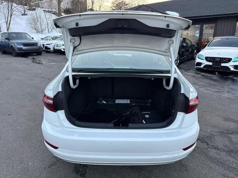 Used 2020 Volkswagen Jetta SE w/ SE Cold Weather Package image 16