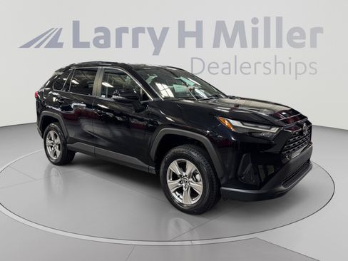 Used 2025 Toyota RAV4 XLE AWD/4WD image 7