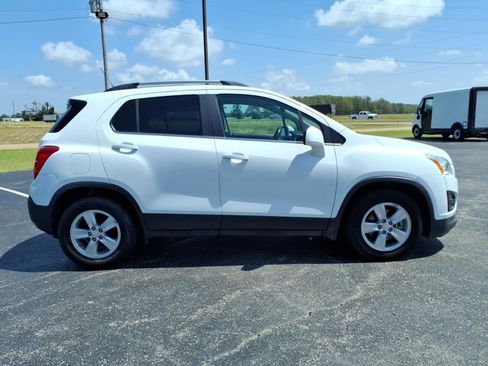 Used 2016 Chevrolet Trax LT w/ LT Convenience Package FWD image 6