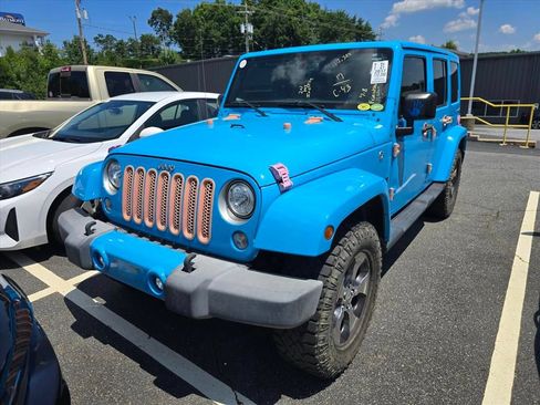 Used 2017 Jeep Wrangler Unlimited Sahara w/ Connectivity Group AWD/4WD image 2