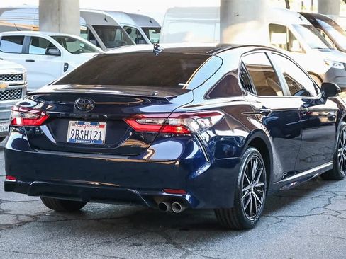 Used 2022 Toyota Camry SE image 6