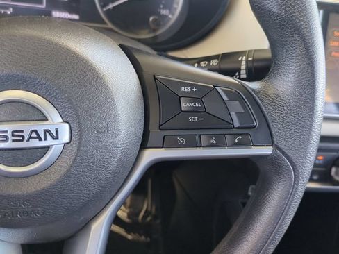 Used 2021 Nissan Versa SV FWD image 13