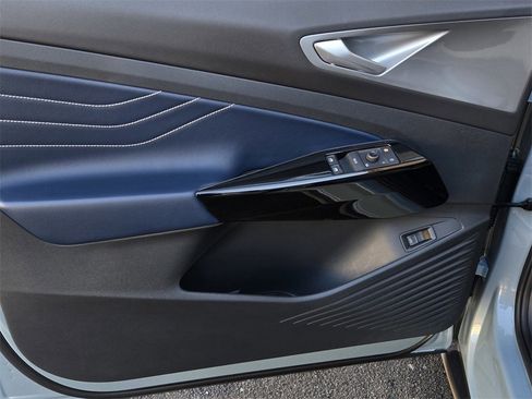 Certified 2024 Volkswagen ID.4 S image 10