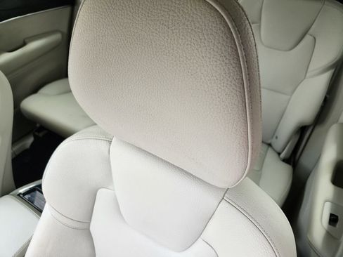 Used 2020 Volvo XC90 T5 Momentum w/ Protection Package Premier AWD/4WD image 6