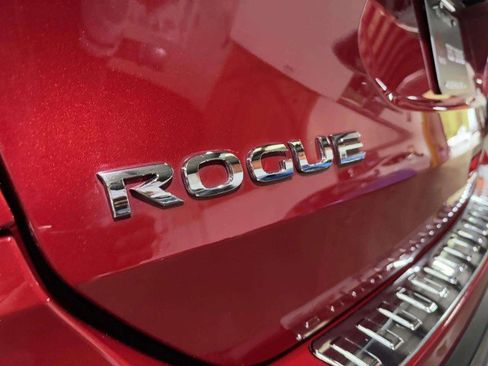 Used 2017 Nissan Rogue SL w/ SL Premium Package image 17