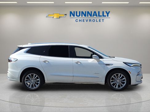 Used 2024 Buick Enclave Avenir w/ Avenir Technology Package AWD/4WD image 6