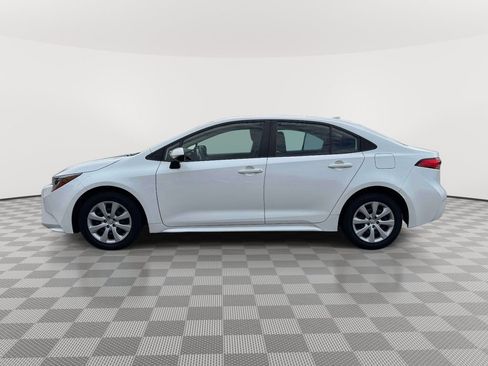 Used 2023 Toyota Corolla LE FWD image 4