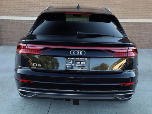 Used 2019 Audi Q8 Prestige image 9