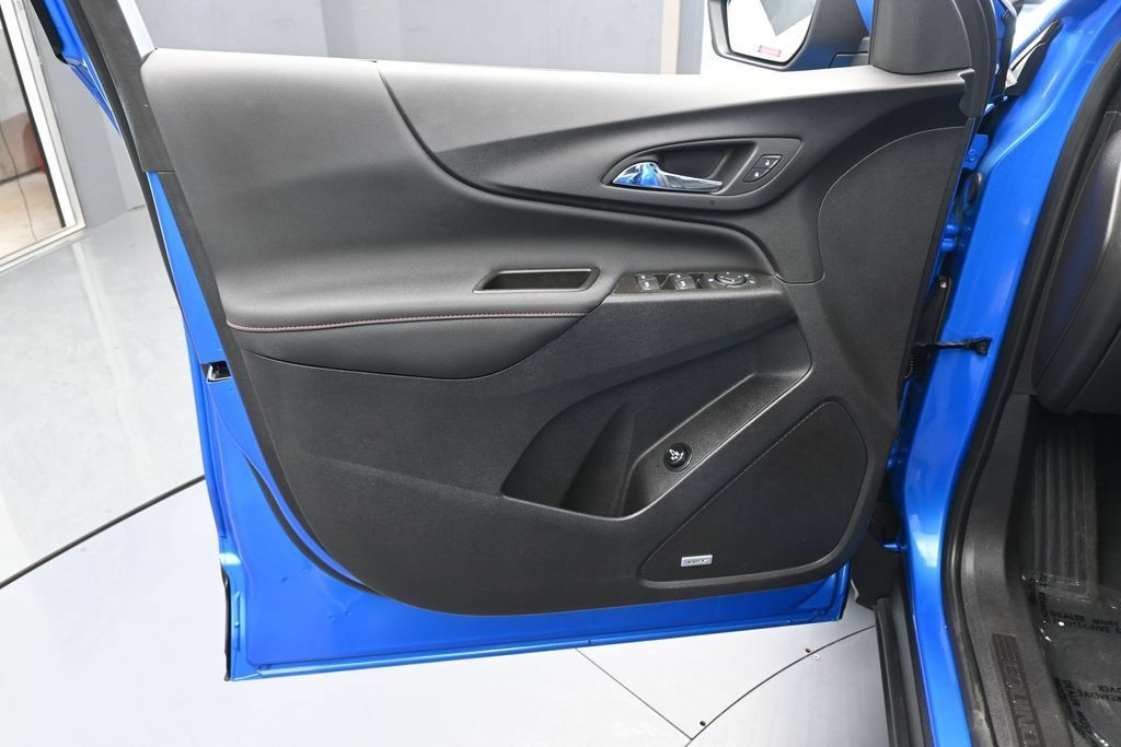 Used 2024 Chevrolet Equinox RS w/ RS Leather Package FWD image 12