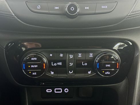 Used 2023 Buick Encore GX Select w/ Safety Package II image 24