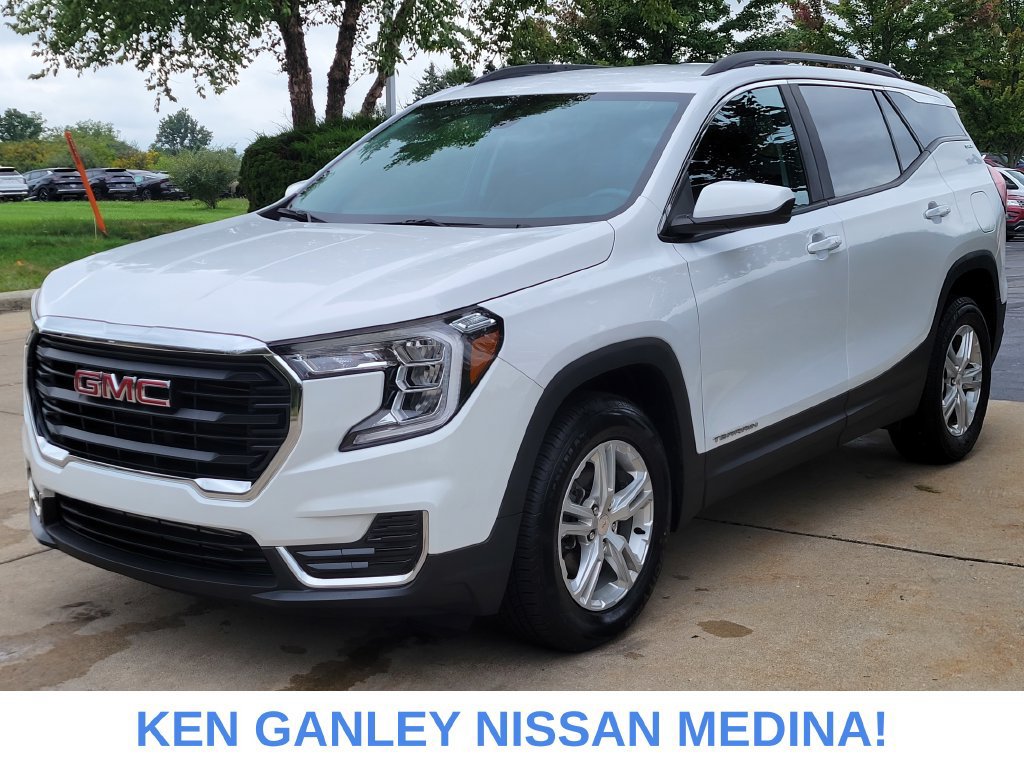 Used 2024 GMC Terrain SLE w/ Driver Convenience Package AWD/4WD image 7