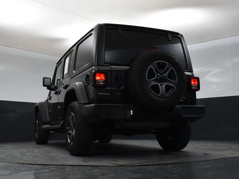 Used 2018 Jeep Wrangler Unlimited Sport S image 35