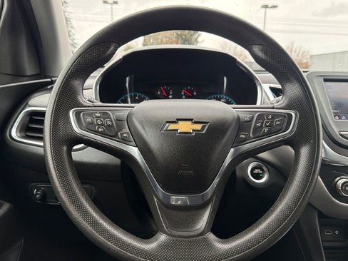 Used 2020 Chevrolet Equinox LS w/ LS Convenience Package FWD image 25