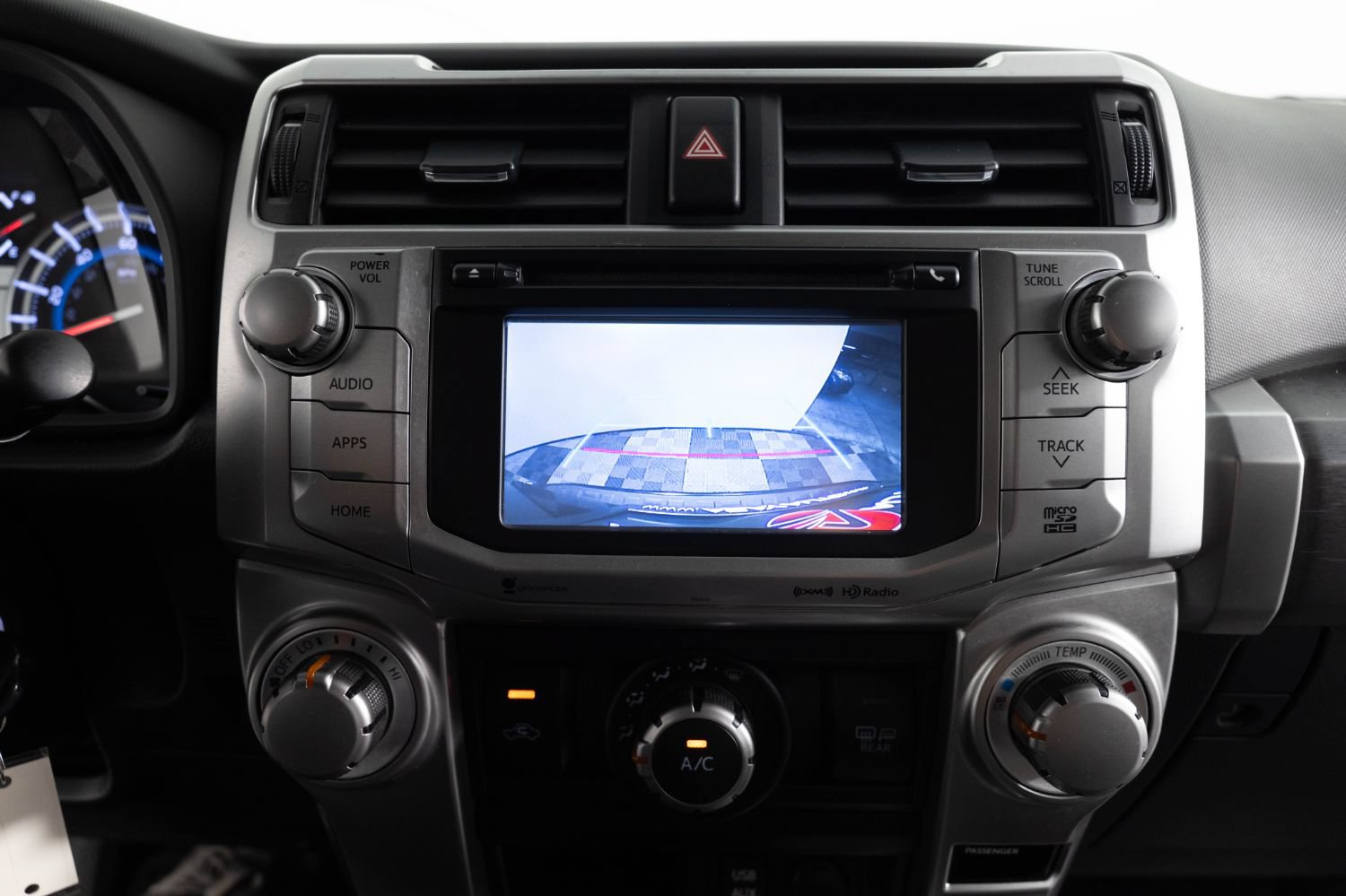 Used 2019 Toyota 4Runner SR5 AWD/4WD image 37