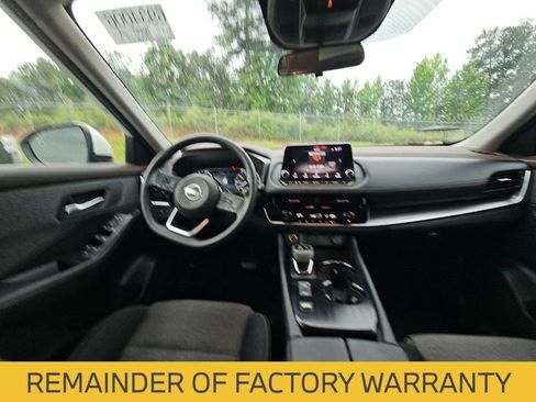 Certified 2022 Nissan Rogue SV FWD image 2