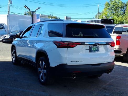 Used 2023 Chevrolet Traverse LT w/ LT Premium Package AWD/4WD image 4