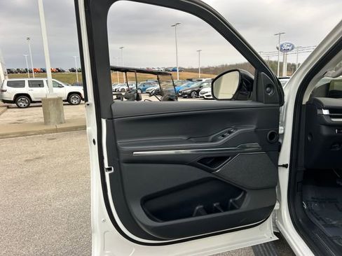 Used 2025 Lincoln Navigator Reserve image 35