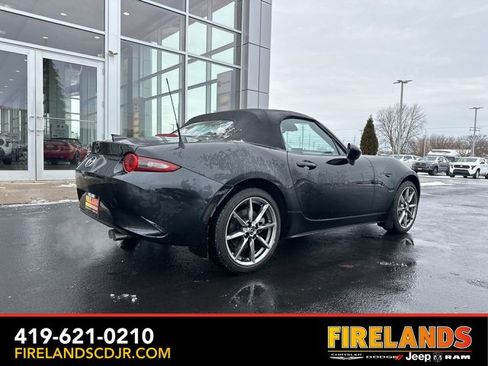 Used 2022 MAZDA MX-5 Miata Grand Touring w/ Weather Package image 9