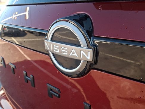 Certified 2024 Nissan Pathfinder SL w/ SL Premium Package image 31