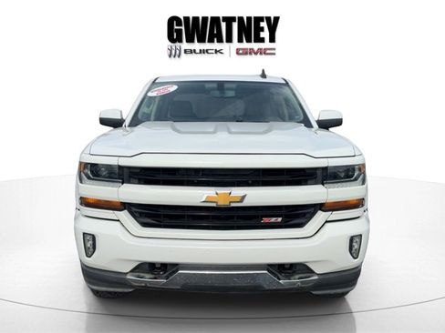Used 2018 Chevrolet Silverado 1500 LT w/ All Star Edition image 2
