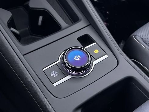 New 2025 Volkswagen Tiguan SE image 25