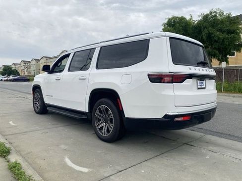 Used 2024 Jeep Wagoneer L Series II w/ Flexible Seating Group image 4