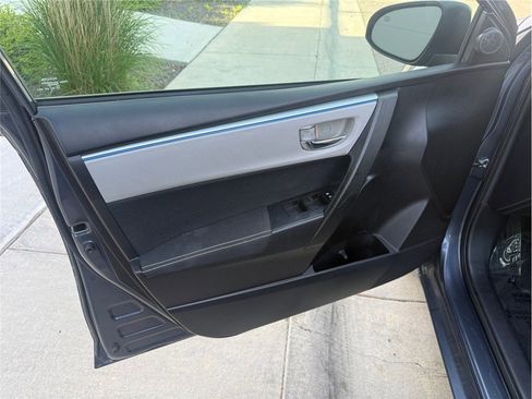 Used 2016 Toyota Corolla LE FWD image 31