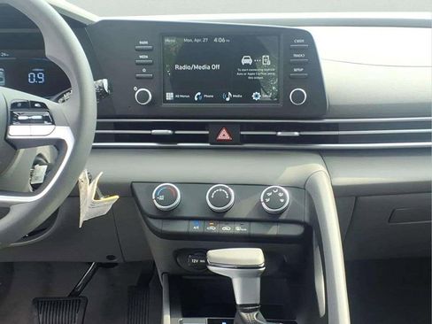 New 2026 Hyundai Elantra SE FWD image 11