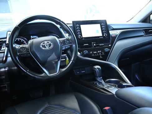 Used 2022 Toyota Camry SE w/ Carpet Mat Package (TMS) FWD image 11
