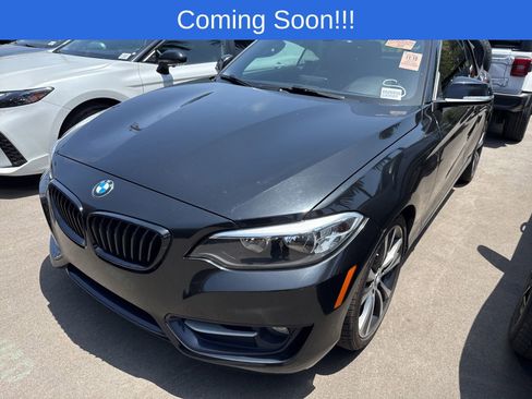 Used 2017 BMW 230i Convertible RWD image 1