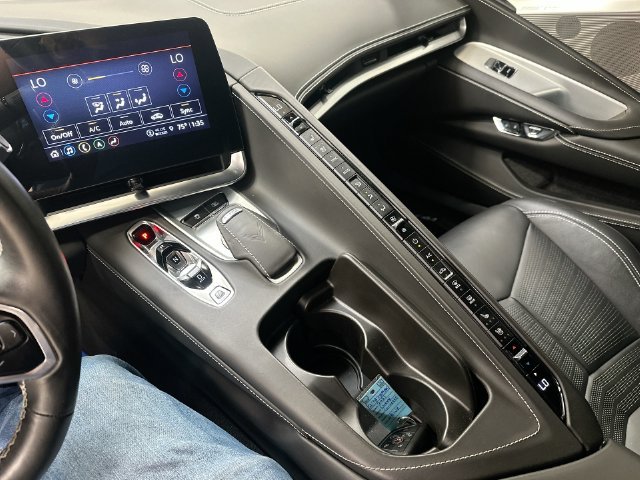 Used 2021 Chevrolet Corvette Stingray Premium Cpe w/ Battery Protection Package RWD image 19