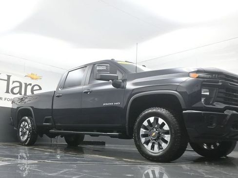 Used 2024 Chevrolet Silverado 2500 Custom w/ Custom Value Package image 3