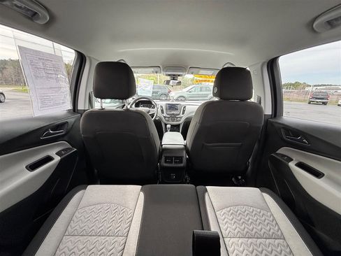 Used 2022 Chevrolet Equinox LT w/ Driver Convenience Package image 17