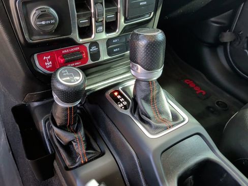 Used 2021 Jeep Gladiator Mojave AWD/4WD image 33