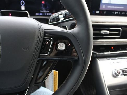 New 2026 Lincoln Aviator AWD image 11