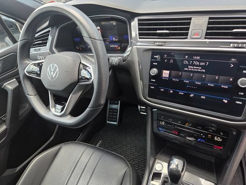 Used 2024 Volkswagen Tiguan SE R-Line FWD image 34