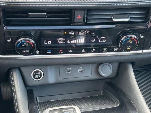 Used 2023 Nissan Rogue SL w/ SL Premium Package FWD image 24