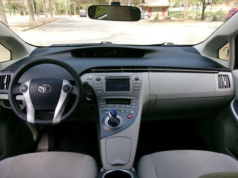 Used 2012 Toyota Prius Two image 22