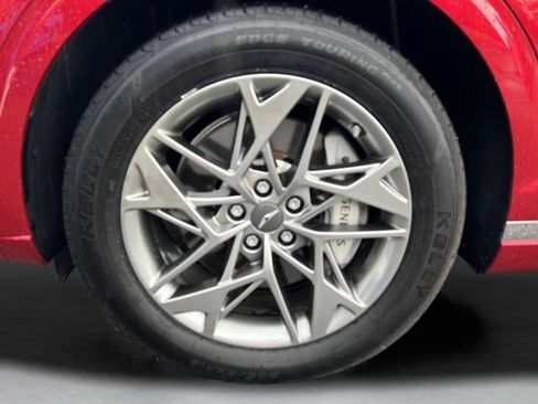 Certified 2025 Genesis GV70 2.5T AWD/4WD image 10