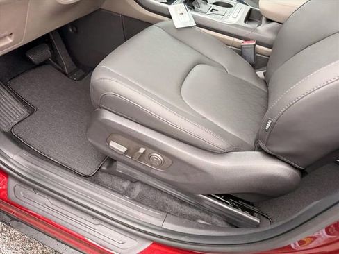 New 2026 Kia Carnival FWD image 7