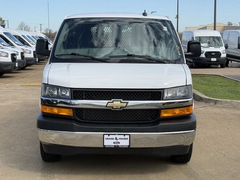 Used 2024 Chevrolet Express 2500 Work Van w/ Driver Convenience Package image 9