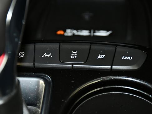 Used 2021 Chevrolet TrailBlazer RS w/ Sun and Liftgate Package image 32