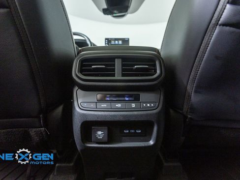 Used 2025 Honda Pilot TrailSport image 29