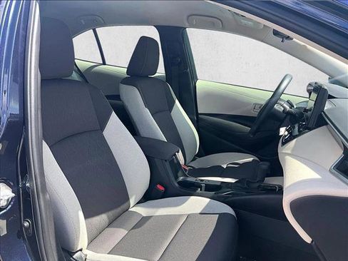 Used 2025 Toyota Corolla LE image 9