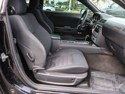 Used 2010 Dodge Challenger SE RWD image 42
