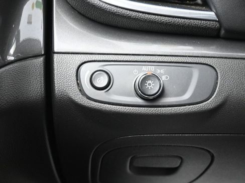 Used 2020 Buick Encore Preferred image 12