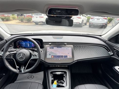 Used 2025 Mercedes-Benz E 350 4MATIC Sedan image 22