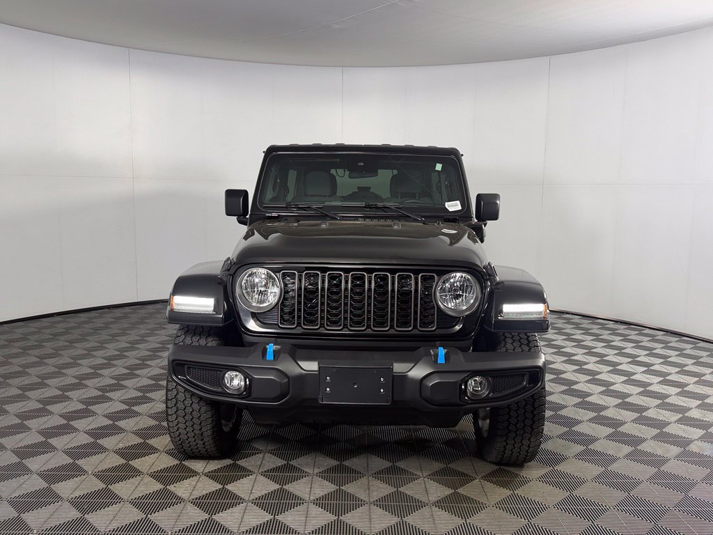 Used 2024 Jeep Wrangler Unlimited AWD/4WD image 3
