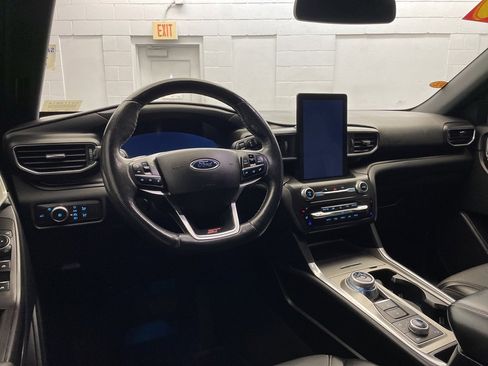 Used 2020 Ford Explorer ST w/ ST Street Pack image 12
