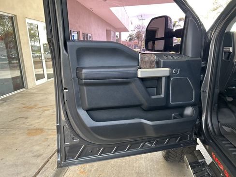 Used 2017 Ford F250 Lariat w/ Lariat Ultimate Package image 41